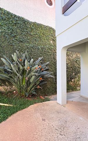 Casa à venda com 341m², 5 quartos e sem vaga Casa à venda com 341m², 5 quartos e sem vagaÁrea comum/ Jardim