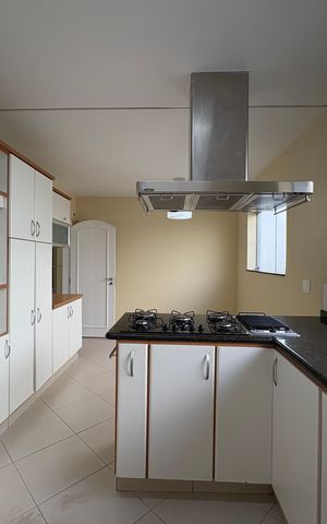 Casa à venda com 341m², 5 quartos e sem vaga Casa à venda com 341m², 5 quartos e sem vagaCozinha