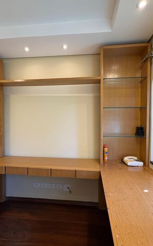 Casa à venda com 341m², 5 quartos e sem vaga Casa à venda com 341m², 5 quartos e sem vagaEscritório