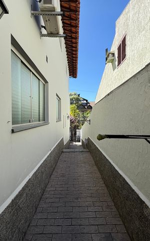 Casa à venda com 341m², 5 quartos e sem vaga Casa à venda com 341m², 5 quartos e sem vagaEntrada Lateral Externa