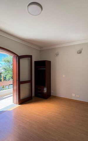 Casa à venda com 341m², 5 quartos e sem vaga Casa à venda com 341m², 5 quartos e sem vagaSuíte 2