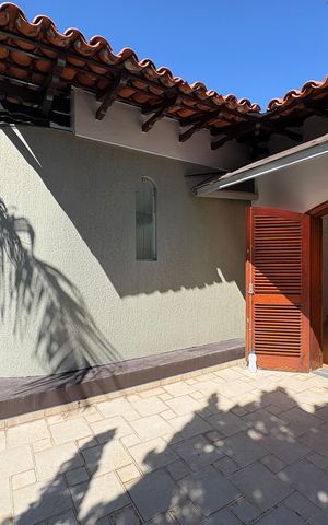 Casa à venda com 341m², 5 quartos e sem vaga Casa à venda com 341m², 5 quartos e sem vagaVaranda da Suíte Principal