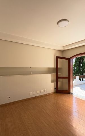 Casa à venda com 341m², 5 quartos e sem vaga Casa à venda com 341m², 5 quartos e sem vagaSuíte Principal