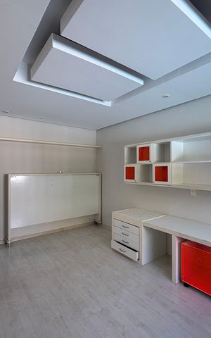Casa à venda com 341m², 5 quartos e sem vaga Casa à venda com 341m², 5 quartos e sem vagaQuarto 1