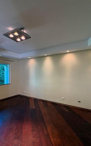 Casa à venda com 341m², 5 quartos e sem vaga Casa à venda com 341m², 5 quartos e sem vagaSala de Estar