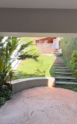 Casa à venda com 341m², 5 quartos e sem vaga Casa à venda com 341m², 5 quartos e sem vagaVista da Sala de Estar