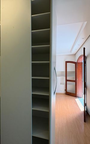 Casa à venda com 341m², 5 quartos e sem vaga Casa à venda com 341m², 5 quartos e sem vagaCloset da Suíte Principal