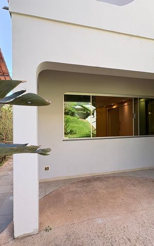 Casa à venda com 341m², 5 quartos e sem vaga Casa à venda com 341m², 5 quartos e sem vagaÁrea comum