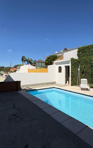 Casa à venda com 341m², 5 quartos e sem vaga Casa à venda com 341m², 5 quartos e sem vagaPiscina