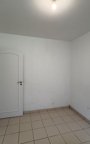 Casa à venda com 341m², 5 quartos e sem vaga Casa à venda com 341m², 5 quartos e sem vagaQuarto de Serviço