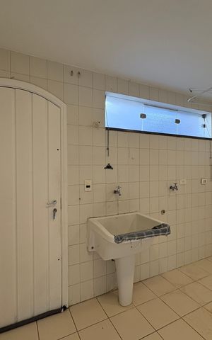 Casa à venda com 341m², 5 quartos e sem vaga Casa à venda com 341m², 5 quartos e sem vagaÁrea de Serviço