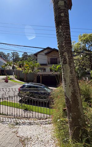 Casa à venda com 341m², 5 quartos e sem vaga Casa à venda com 341m², 5 quartos e sem vagaEntrada Principal Externa
