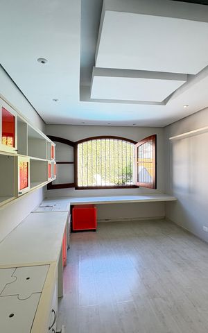 Casa à venda com 341m², 5 quartos e sem vaga Casa à venda com 341m², 5 quartos e sem vagaQuarto 1