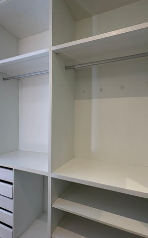 Casa à venda com 341m², 5 quartos e sem vaga Casa à venda com 341m², 5 quartos e sem vagaCloset da Suíte Principal