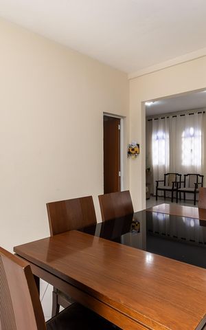 Casa à venda com 420m², 5 quartos e 8 vagas Casa à venda com 420m², 5 quartos e 8 vagasCopa