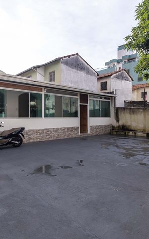Casa à venda com 420m², 5 quartos e 8 vagas Casa à venda com 420m², 5 quartos e 8 vagasCasa 2
