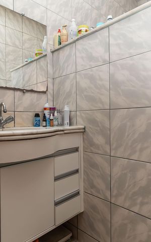 Casa à venda com 420m², 5 quartos e 8 vagas Casa à venda com 420m², 5 quartos e 8 vagasBanheiro Social 1