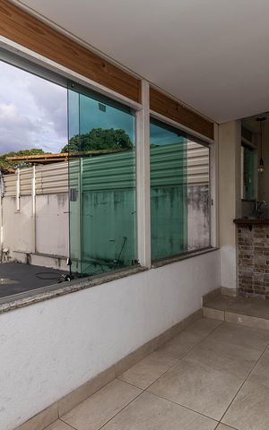 Casa à venda com 420m², 5 quartos e 8 vagas Casa à venda com 420m², 5 quartos e 8 vagasVaranda - Casa 2