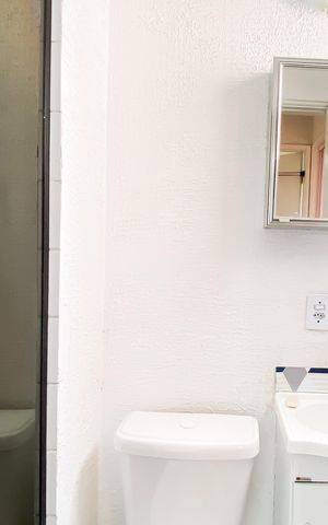 Apartamento à venda com 43m², 2 quartos e 1 vaga Apartamento à venda com 43m², 2 quartos e 1 vagaBanheiro