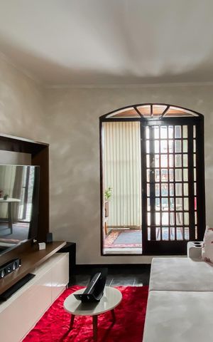 Casa à venda com 145m², 3 quartos e 2 vagas Casa à venda com 145m², 3 quartos e 2 vagasSala