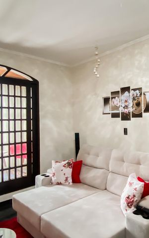 Casa à venda com 145m², 3 quartos e 2 vagas Casa à venda com 145m², 3 quartos e 2 vagasSala