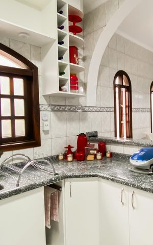 Casa à venda com 145m², 3 quartos e 2 vagas Casa à venda com 145m², 3 quartos e 2 vagasCozinha