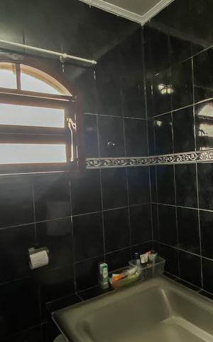 Casa à venda com 145m², 3 quartos e 2 vagas Casa à venda com 145m², 3 quartos e 2 vagasBanheiro