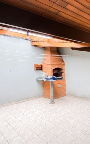 Casa à venda com 145m², 3 quartos e 2 vagas Casa à venda com 145m², 3 quartos e 2 vagasÁrea comum - Churrasqueira