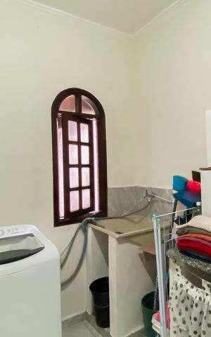 Casa à venda com 145m², 3 quartos e 2 vagas Casa à venda com 145m², 3 quartos e 2 vagasÁrea de Serviço