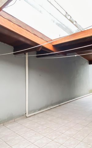 Casa à venda com 145m², 3 quartos e 2 vagas Casa à venda com 145m², 3 quartos e 2 vagasÁrea comum - Churrasqueira