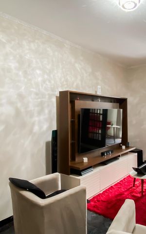 Casa à venda com 145m², 3 quartos e 2 vagas Casa à venda com 145m², 3 quartos e 2 vagasSala