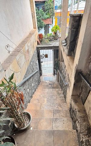 Casa para alugar com 125m², 3 quartos e 1 vaga Casa para alugar com 125m², 3 quartos e 1 vagaEscada