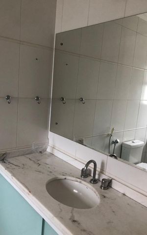 Casa de condomínio para alugar com 170m², 3 quartos e 3 vagasBanheiro