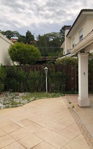 Casa de condomínio para alugar com 170m², 3 quartos e 3 vagasÁrea externa