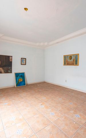 Casa à venda com 340m², 5 quartos e 7 vagas Casa à venda com 340m², 5 quartos e 7 vagasQuarto 2