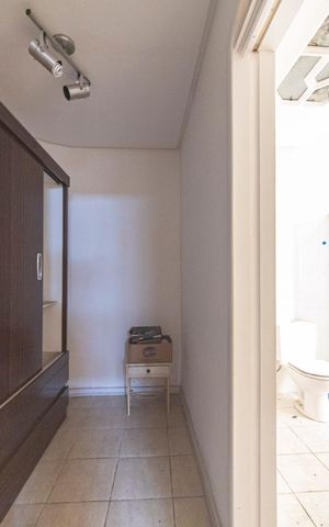 Casa à venda com 340m², 5 quartos e 7 vagas Casa à venda com 340m², 5 quartos e 7 vagasCloset do Quarto 4