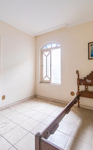 Casa à venda com 340m², 5 quartos e 7 vagas Casa à venda com 340m², 5 quartos e 7 vagasQuarto 3