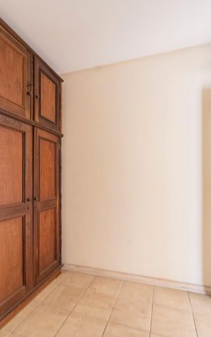 Casa à venda com 340m², 5 quartos e 7 vagas Casa à venda com 340m², 5 quartos e 7 vagasCloset do Quarto 3