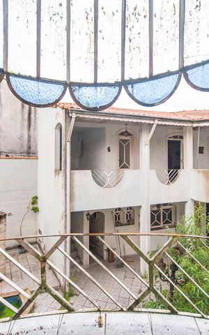 Casa à venda com 340m², 5 quartos e 7 vagas Casa à venda com 340m², 5 quartos e 7 vagasVaranda do Quarto 2