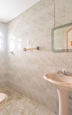 Casa à venda com 340m², 5 quartos e 7 vagas Casa à venda com 340m², 5 quartos e 7 vagasBanheiro da Sauna