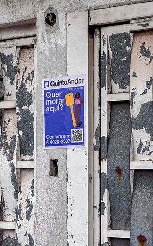 Casa à venda com 340m², 5 quartos e 7 vagas Casa à venda com 340m², 5 quartos e 7 vagasPlaca instalada na Fachada