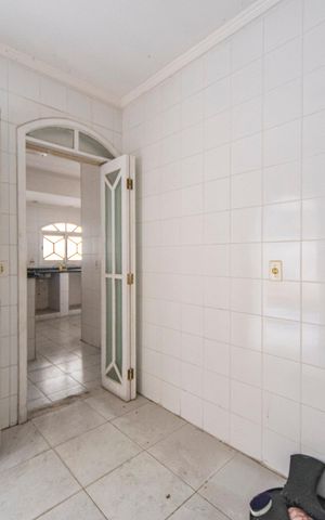 Casa à venda com 340m², 5 quartos e 7 vagas Casa à venda com 340m², 5 quartos e 7 vagasÁrea de Serviço