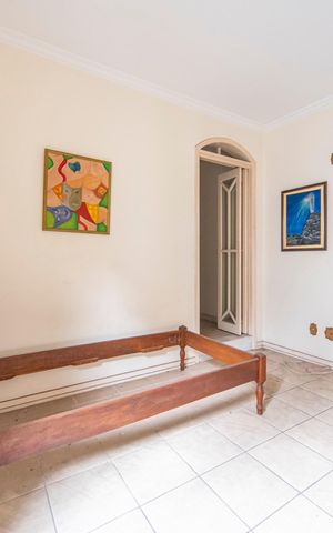 Casa à venda com 340m², 5 quartos e 7 vagas Casa à venda com 340m², 5 quartos e 7 vagasQuarto 3