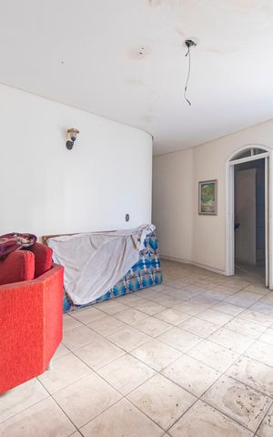 Casa à venda com 340m², 5 quartos e 7 vagas Casa à venda com 340m², 5 quartos e 7 vagasQuarto 5