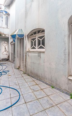 Casa à venda com 340m², 5 quartos e 7 vagas Casa à venda com 340m², 5 quartos e 7 vagasCorredor Externo
