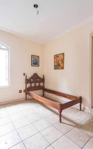 Casa à venda com 340m², 5 quartos e 7 vagas Casa à venda com 340m², 5 quartos e 7 vagasQuarto 3