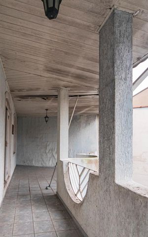 Casa à venda com 340m², 5 quartos e 7 vagas Casa à venda com 340m², 5 quartos e 7 vagasVaranda