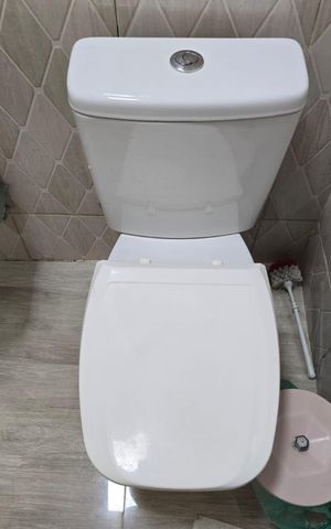 Casa à venda com 172m², 5 quartos e 1 vaga Casa à venda com 172m², 5 quartos e 1 vagaCasa 01 Banheiro da Suíte