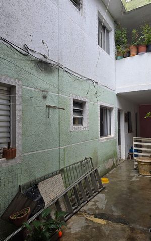 Casa à venda com 172m², 5 quartos e 1 vaga Casa à venda com 172m², 5 quartos e 1 vagaQuintal