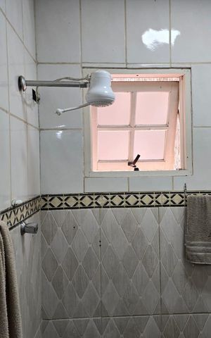 Casa à venda com 172m², 5 quartos e 1 vaga Casa à venda com 172m², 5 quartos e 1 vagaCasa 01 Banheiro da Suíte